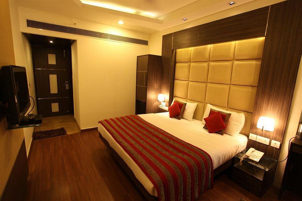 The Prime Balaji Deluxe At New Delhi Railway Station - Free Airport Pickup Hotell Exteriör bild