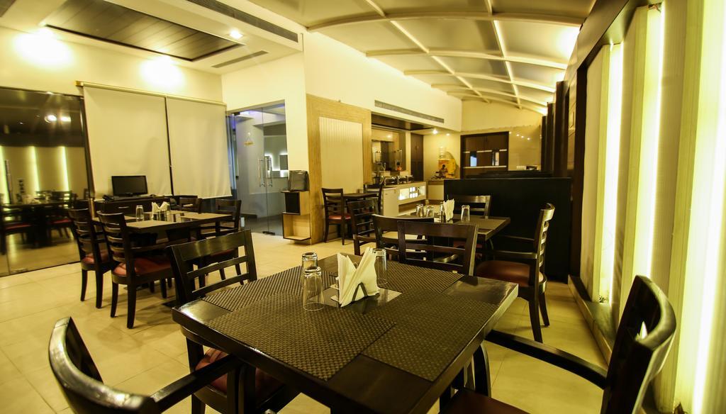 The Prime Balaji Deluxe At New Delhi Railway Station - Free Airport Pickup Hotell Exteriör bild