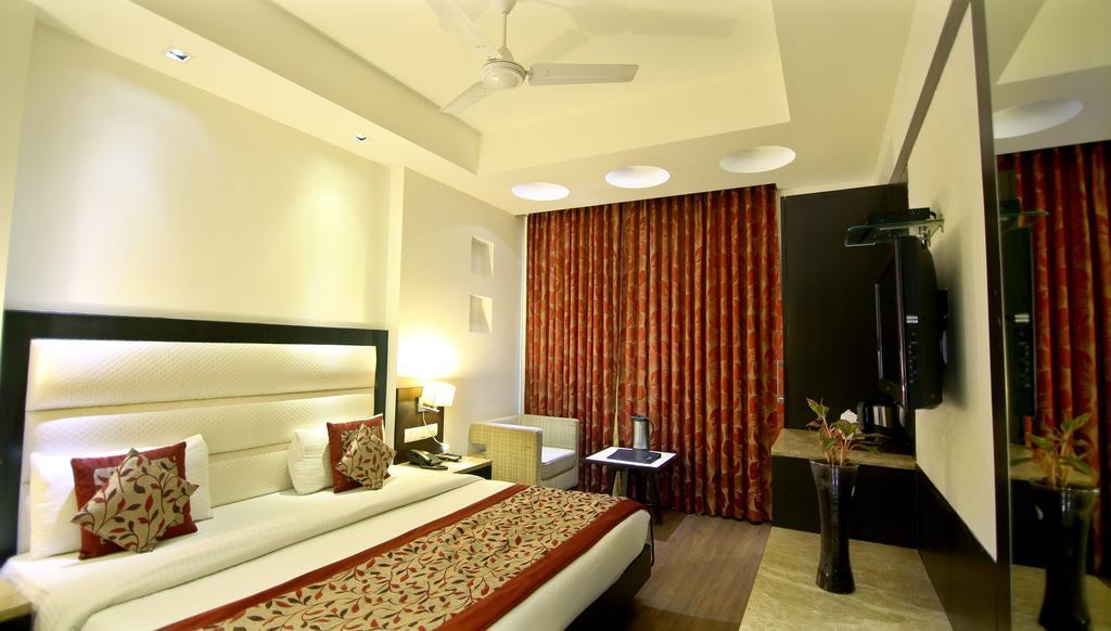 The Prime Balaji Deluxe At New Delhi Railway Station - Free Airport Pickup Hotell Rum bild