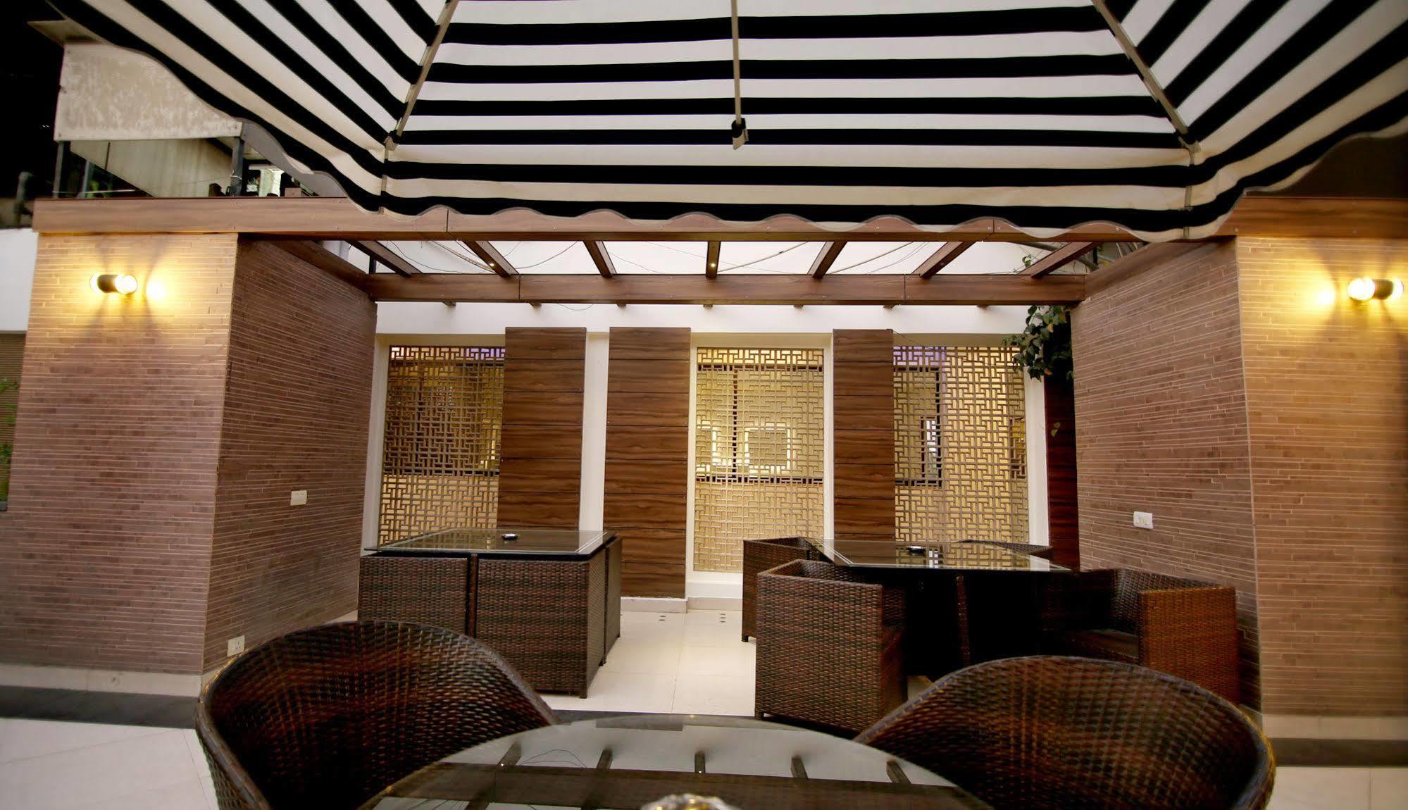 The Prime Balaji Deluxe At New Delhi Railway Station - Free Airport Pickup Hotell Exteriör bild