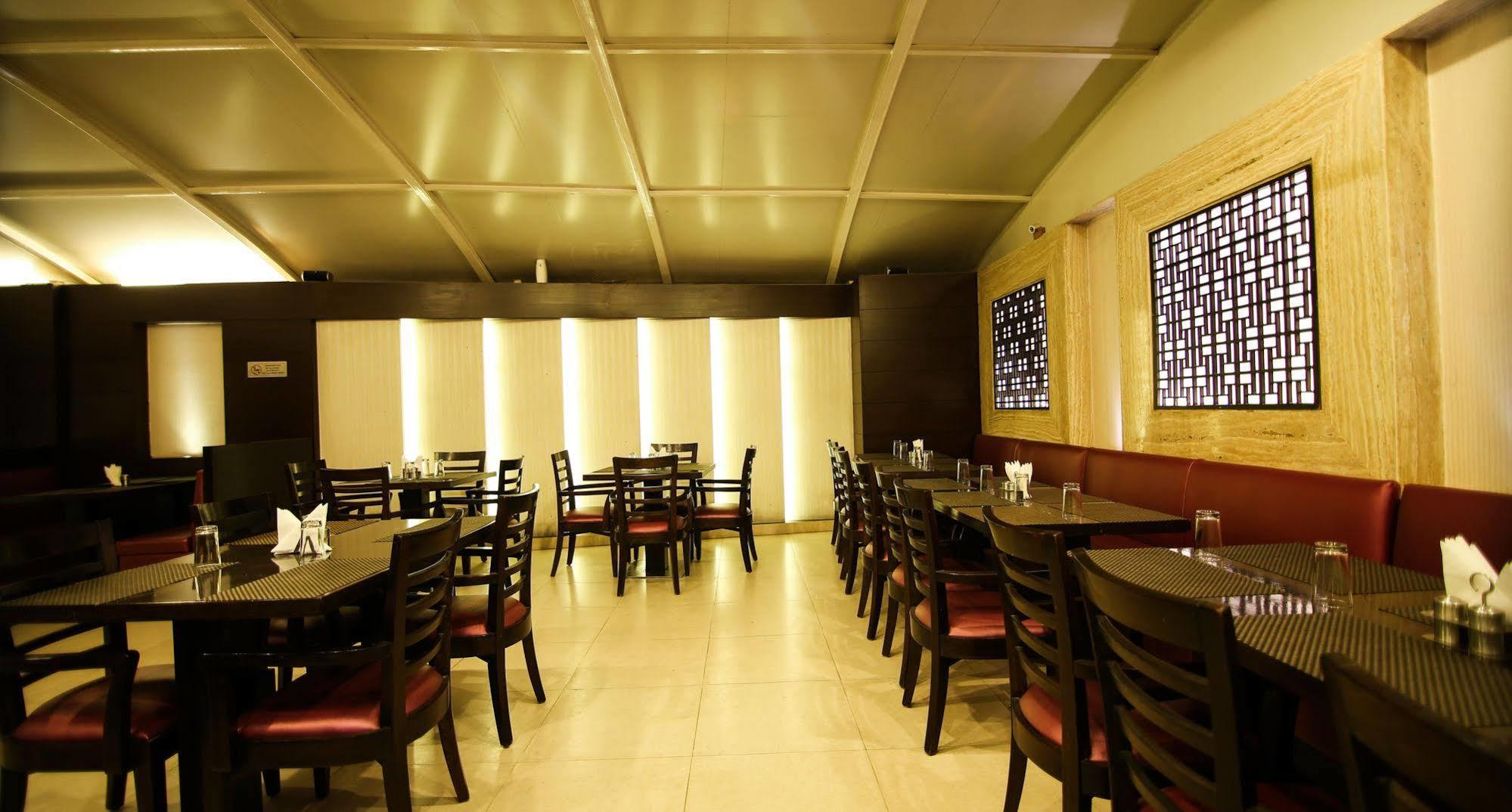 The Prime Balaji Deluxe At New Delhi Railway Station - Free Airport Pickup Hotell Exteriör bild