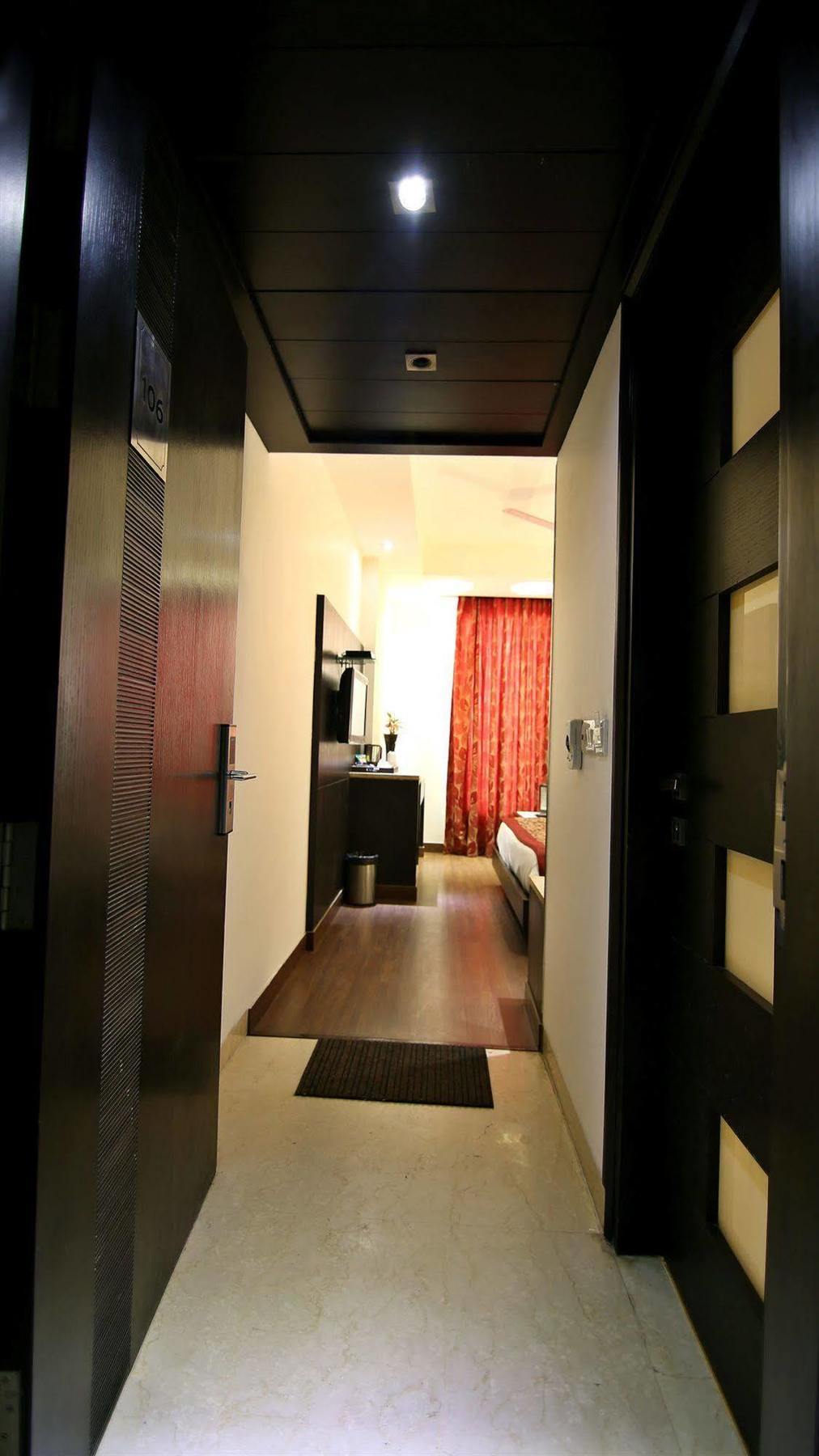 The Prime Balaji Deluxe At New Delhi Railway Station - Free Airport Pickup Hotell Exteriör bild