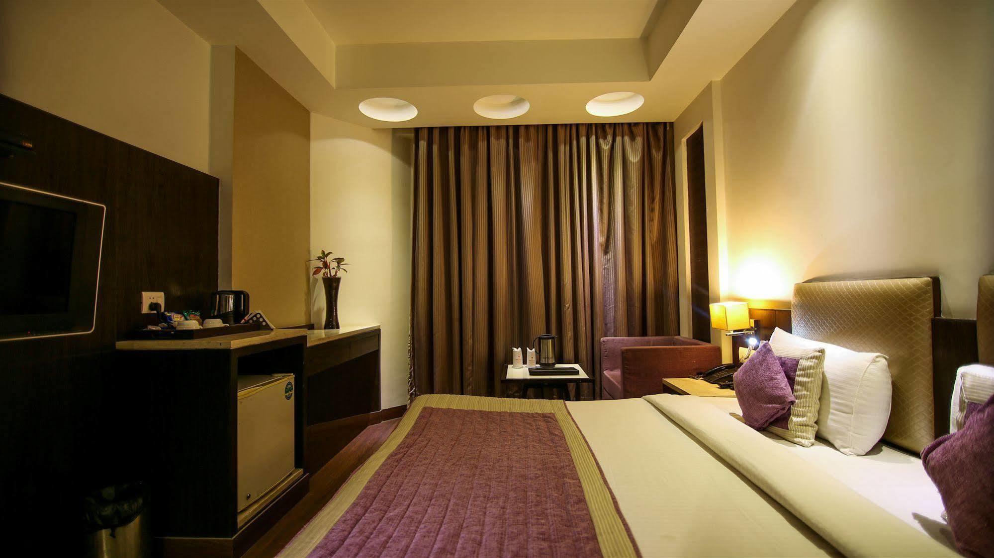 The Prime Balaji Deluxe At New Delhi Railway Station - Free Airport Pickup Hotell Exteriör bild