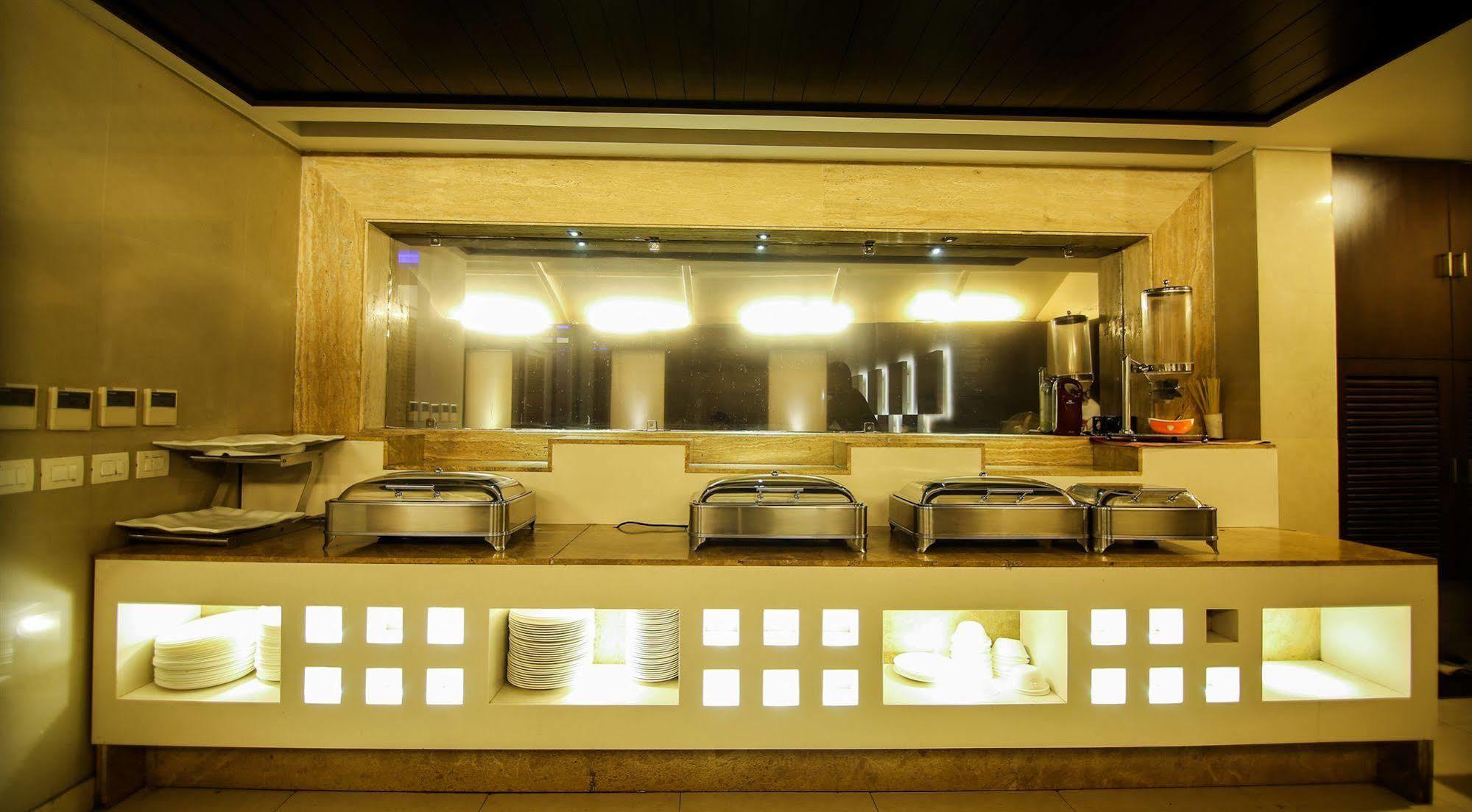 The Prime Balaji Deluxe At New Delhi Railway Station - Free Airport Pickup Hotell Exteriör bild