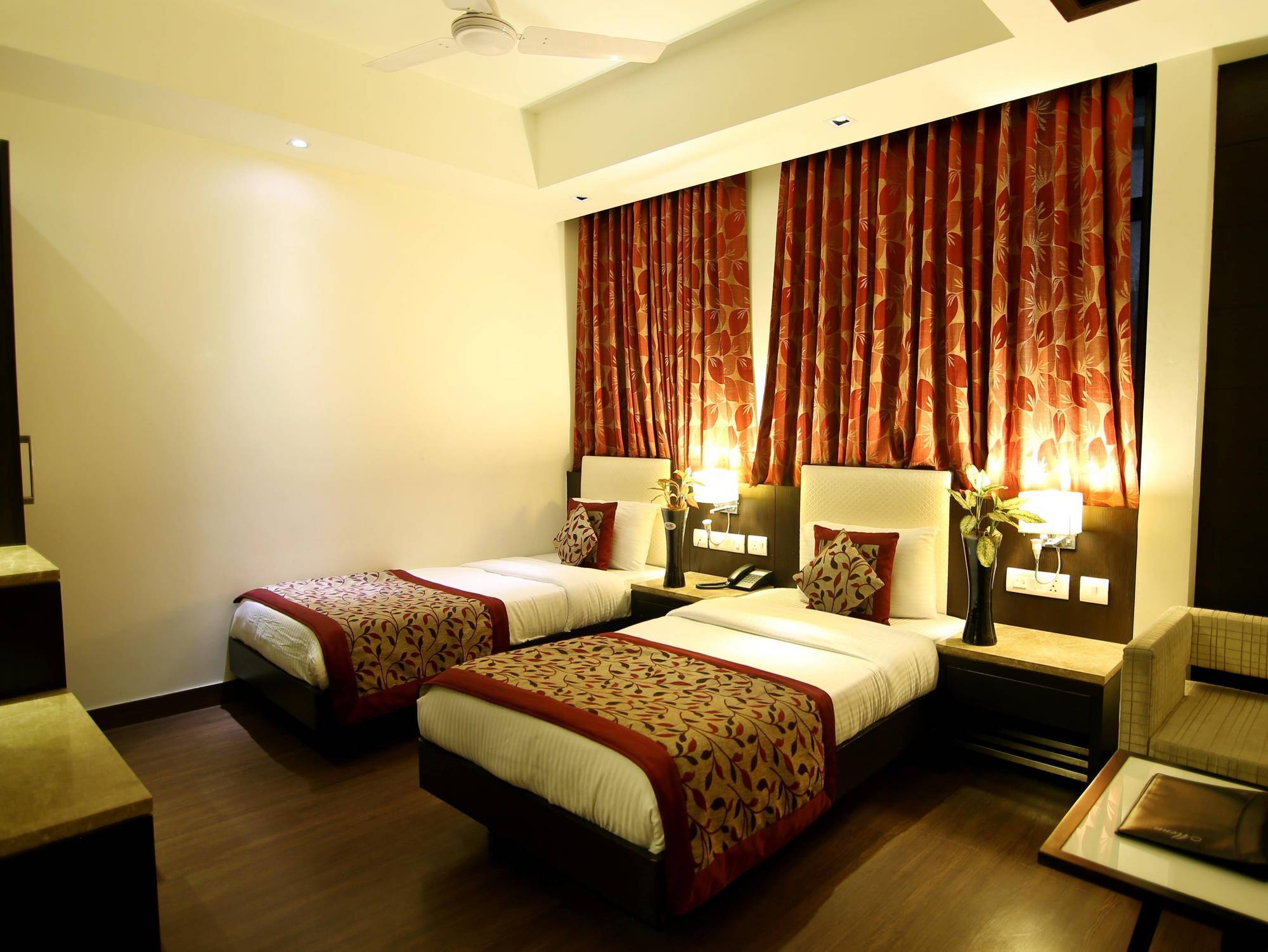 The Prime Balaji Deluxe At New Delhi Railway Station - Free Airport Pickup Hotell Exteriör bild